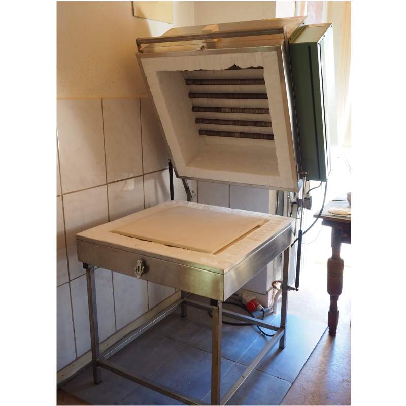 FOR SALE: 2nd hand Toma Glass kiln, 60 liter!